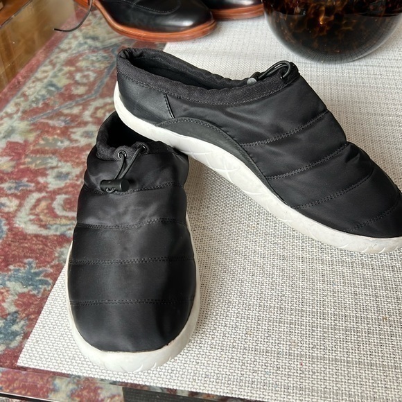 STYLUS Shoes - Stylus black women slip on, 10M super comfortable
